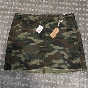 AE NWT Camo Mini Skirt